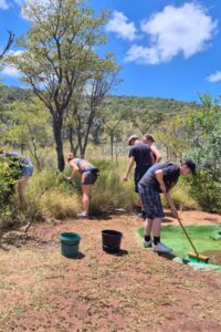 Big Cat Rescue & Sanctuary - Volunteers working together